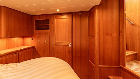 Яхта Privateer Trawler 50